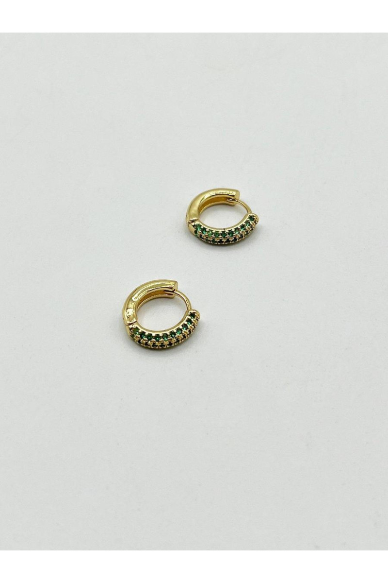 Класична чорна сумка та сережки