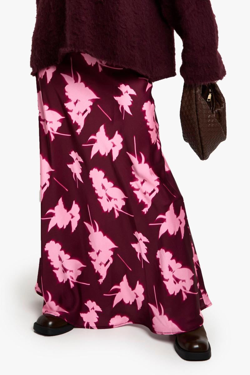 Атласна максі-спідниця з розмитим квітковим принтом