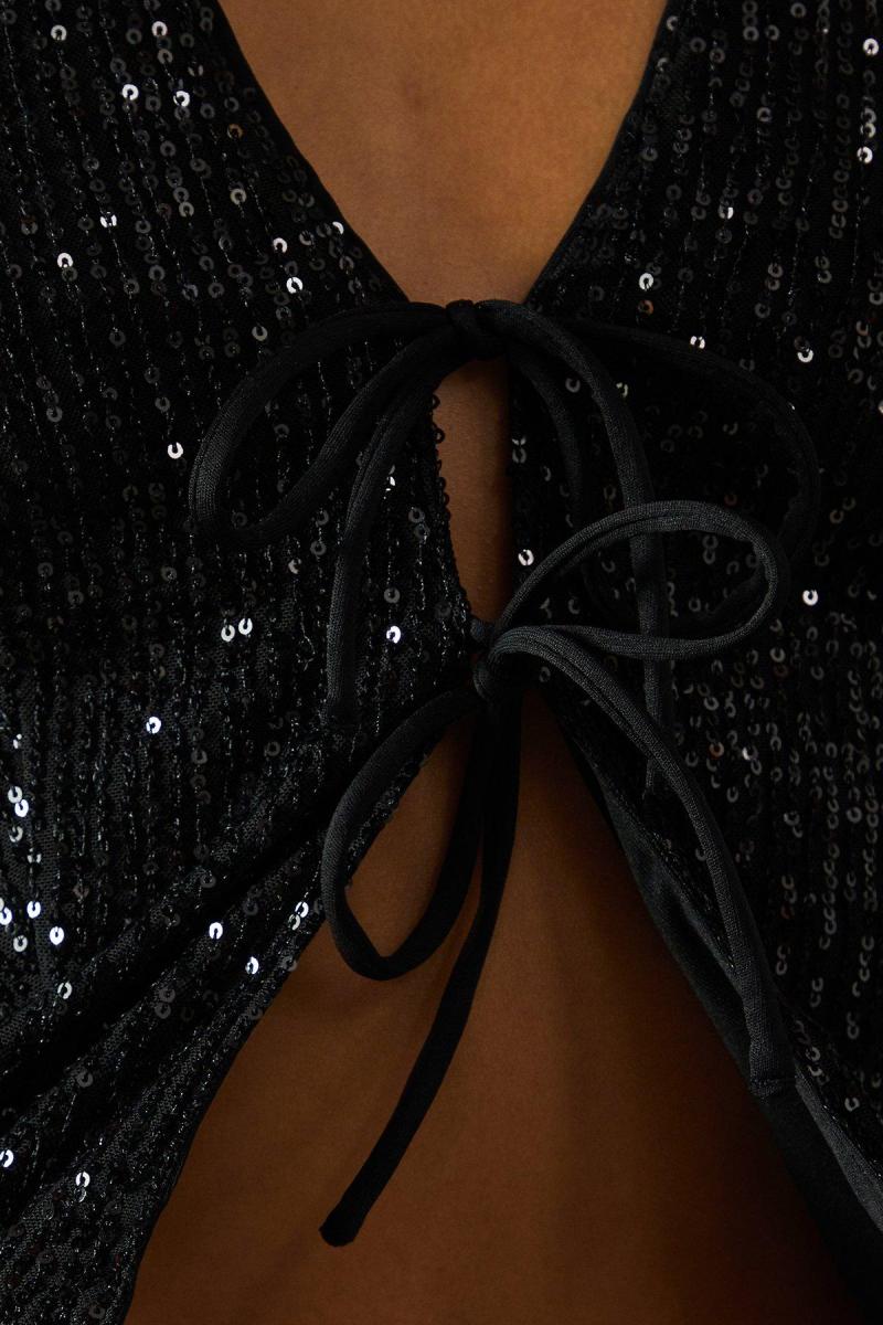 Передній комод Tia Tie Tie Tie