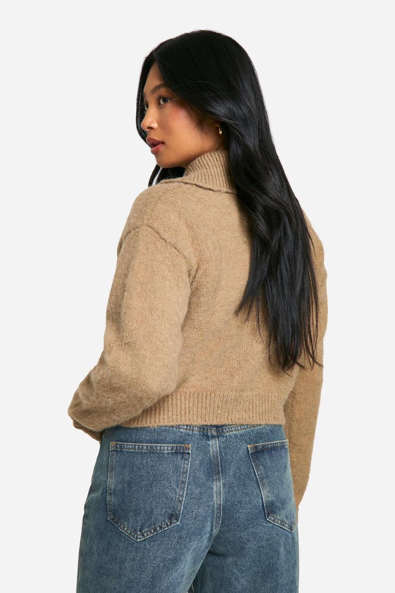 Маленький матовий в'язаний блискавка через кардиган