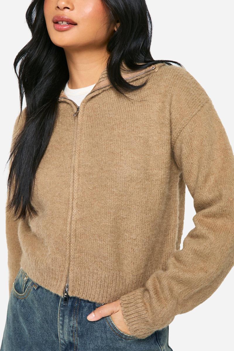 Маленький матовий в'язаний блискавка через кардиган