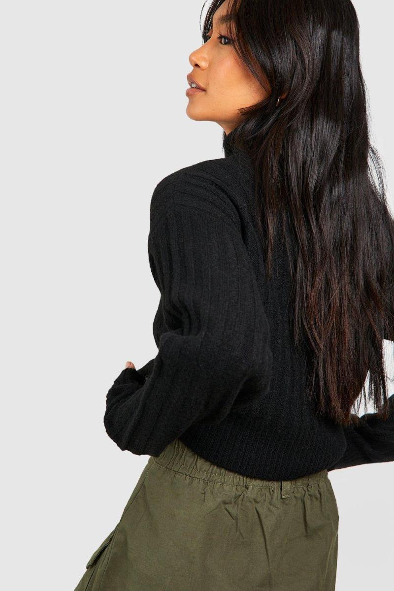 Укорочений джемпер з м’якою в’язкою в рубчик