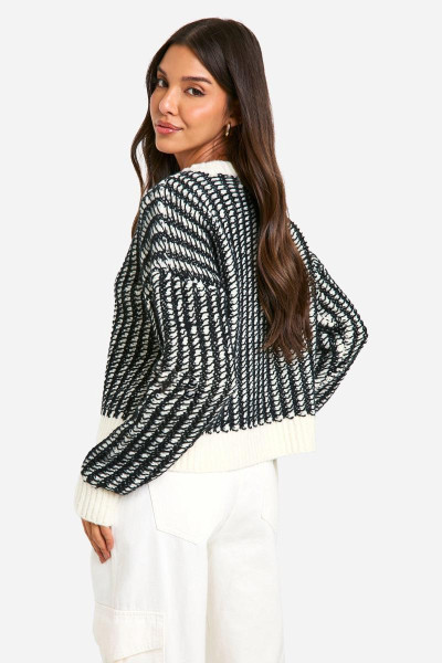 В'язаний джемпер з м'якими в'язаними смужками