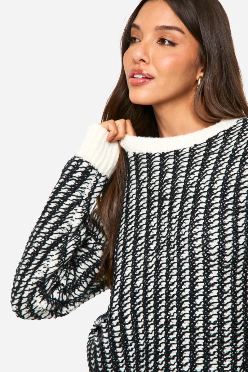 В'язаний джемпер з м'якими в'язаними смужками