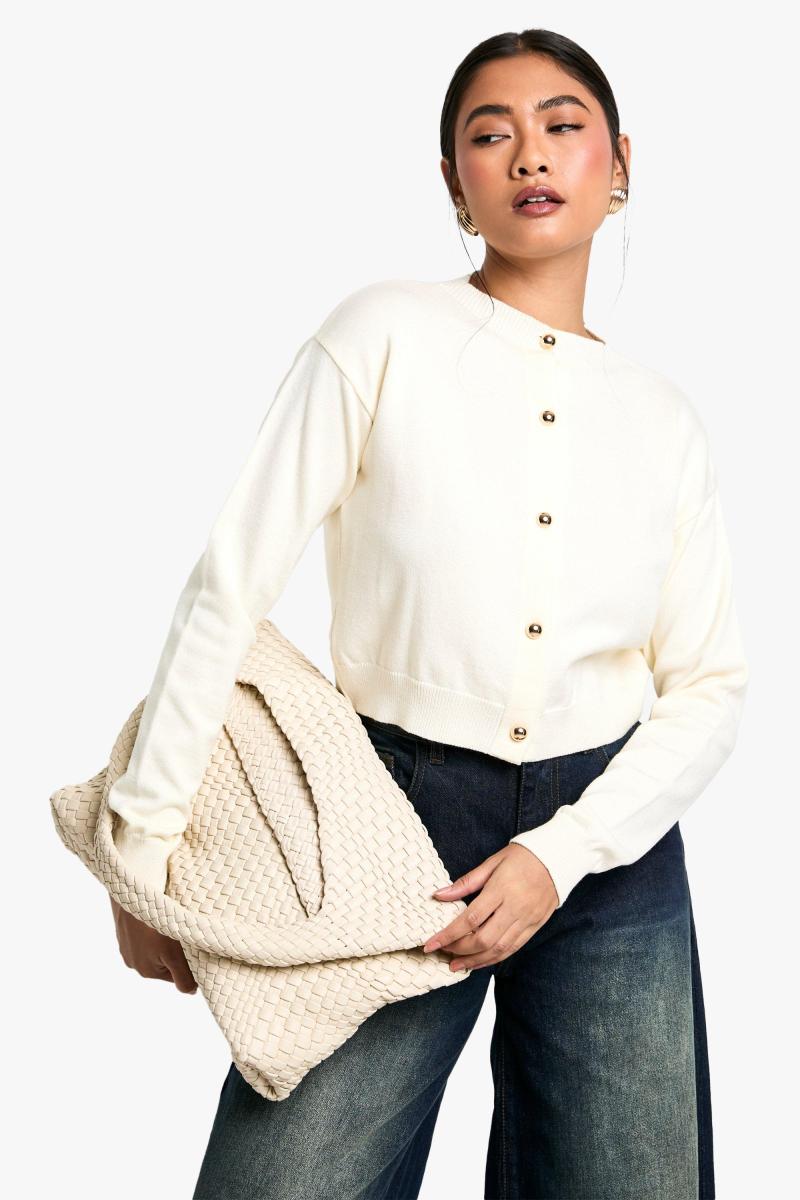 М'який в'язаний боксерський урожай високої шиї кардиган