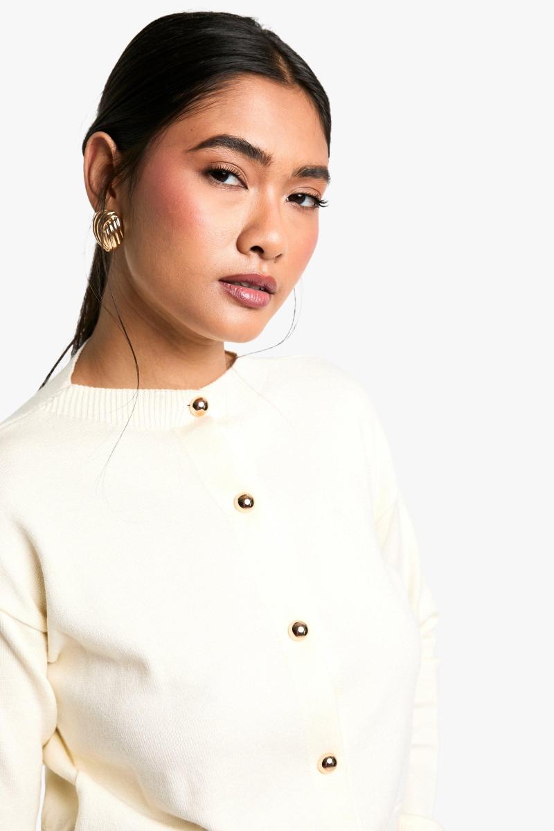 М'який в'язаний боксерський урожай високої шиї кардиган