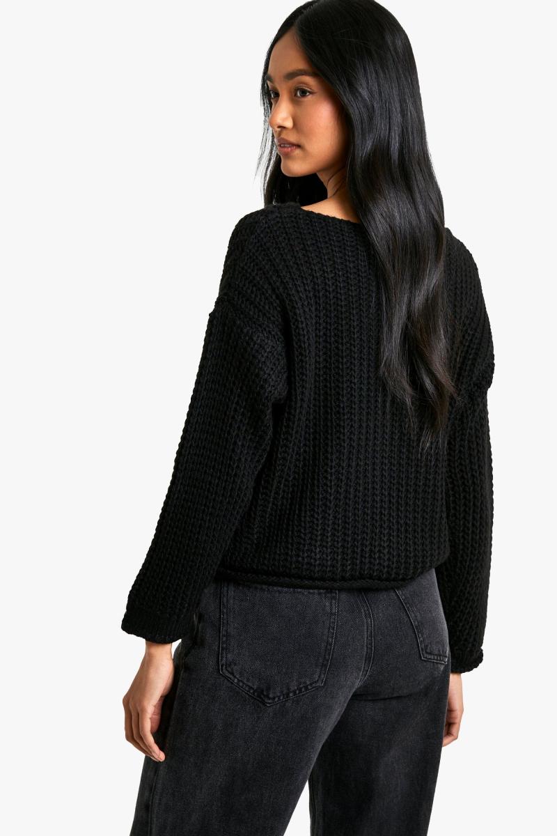 Кучерява в’язана кнопка деталі негабаризації в’язаного кардигану