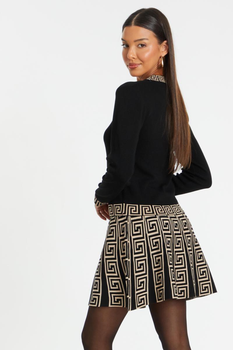 Чорний в’язаний геометричний джемпер для обробки