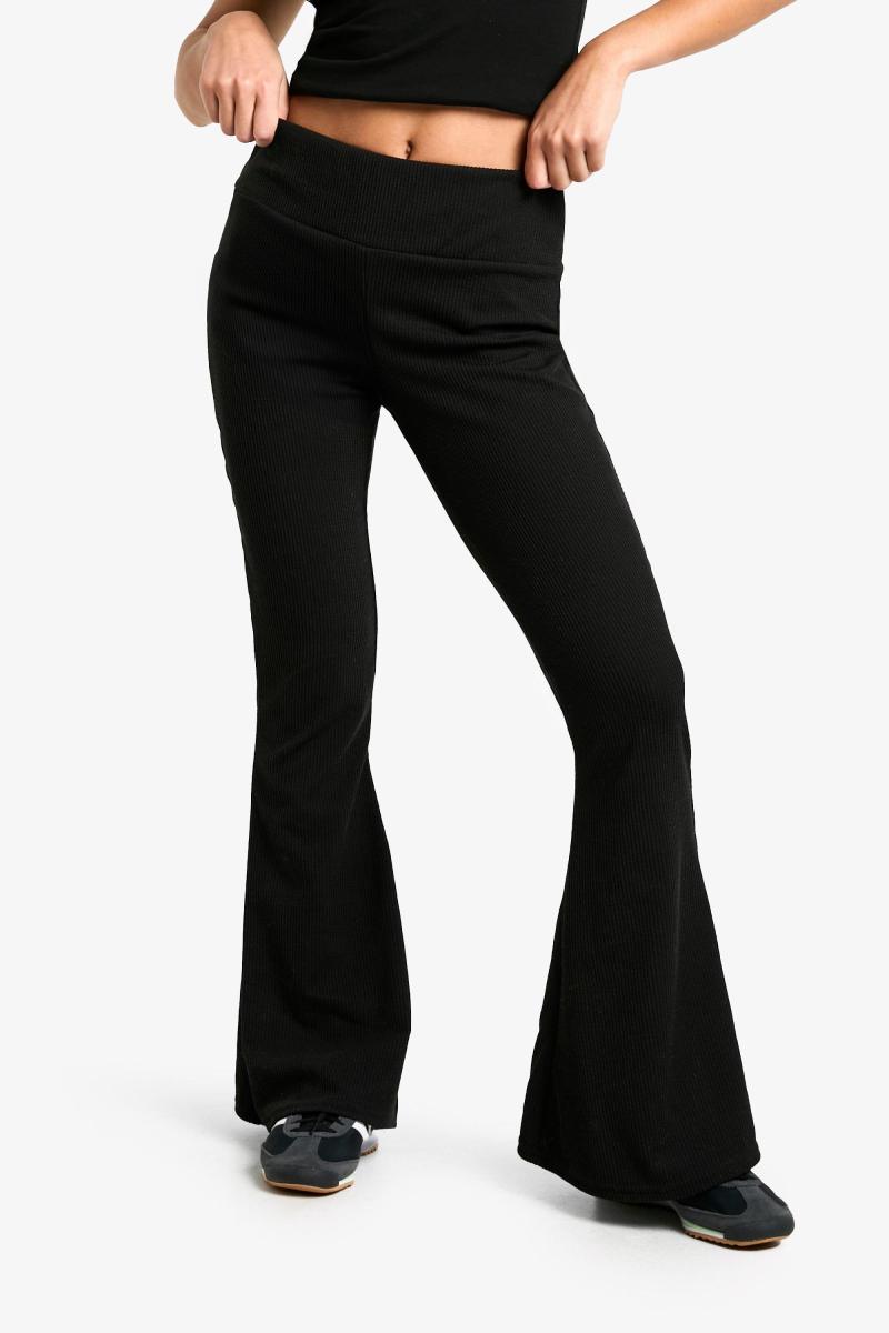 Розкльоші на товстому поясі з мініатюрною складкою